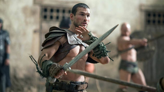 Andy Whitfield dans le rôle de Spartacus pour la série Starz - Assassin's Creed Shadows