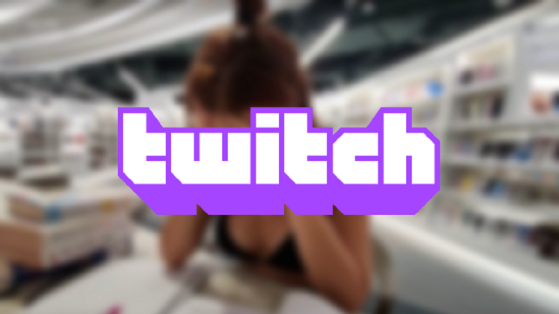 Cette streameuse Twitch créée une énorme polémique à cause d'un bikini et d'une bibliothèque...