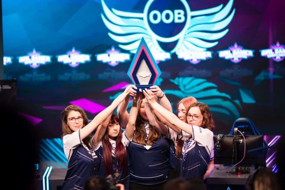Les Out of Blue soulèvent le trophée du GIRLGAMER Festival 2019 - League of Legends