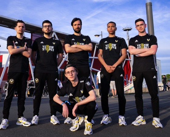 Qui succédera à Yellow Stripes, vainqueurs de l'étape 5 ? (Photo : Twitter Yellow Stripes) - League of Legends