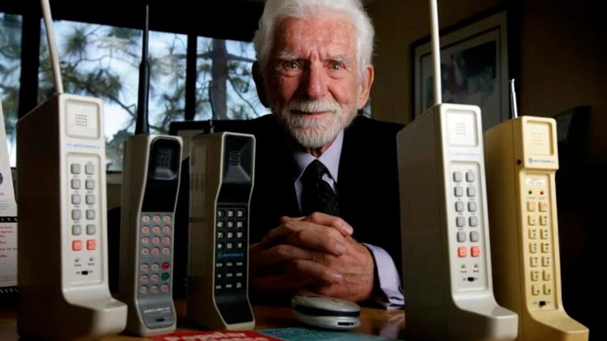 Il Y A 40 Ans Sortait Le Tout Premier T l phone Portable De L histoire Il Y A 40 Ans Sortait Le Tout Premier T l phone Portable De L histoire